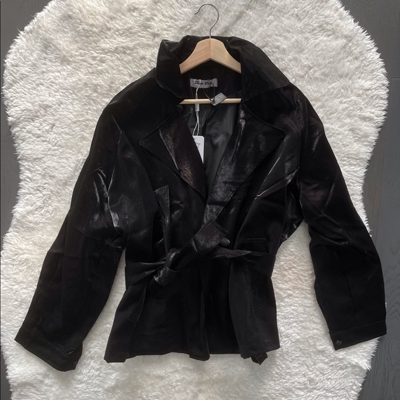 outerwear - Picture 7 of 9